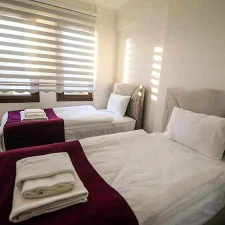 Cozy And Central With Lovely View And Shared Pool In Fethiye